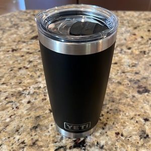 New without tags! YETI 20oz Rambler Tumbler with magslider lid